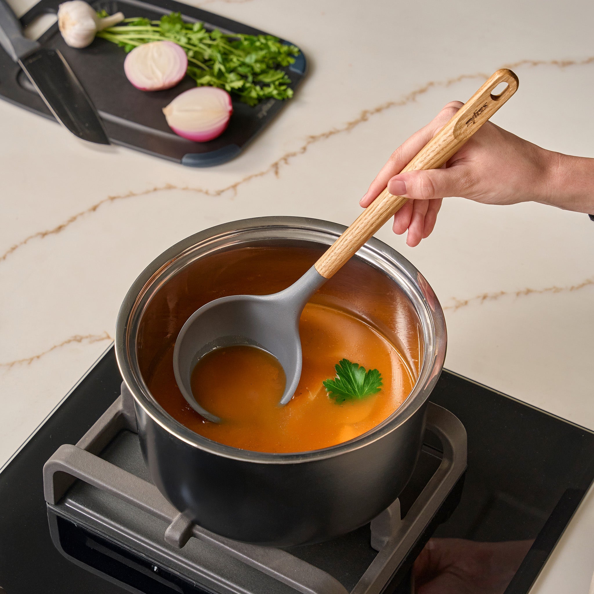 Zyliss Ladle Oak Wood – Heat-Resistant Kitchen Soup Ladle