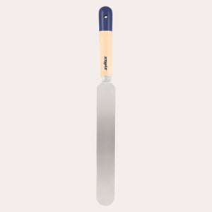 The Zyliss Beech Wood Palette Knife features an ergonomic tan beech wood handle with a dark blue tip and hanging hole, plus a long, flat stainless steel blade—ideal for spreading icing or frosting on cakes. 