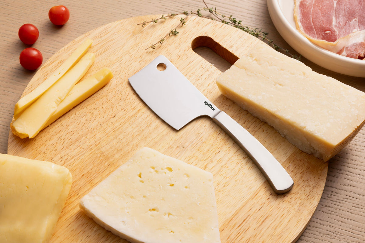 Zyliss Signature Cheese Cleaver 99mm/3.9in — lifestyle